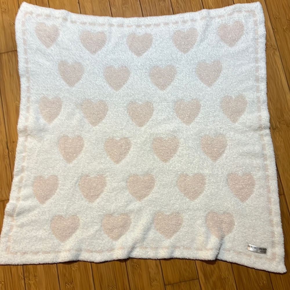 Adorable barefoot dreams baby blanket from Nordstrom.